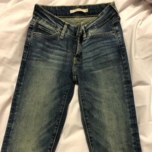 Authentic Levi’s 711 skinny jeans